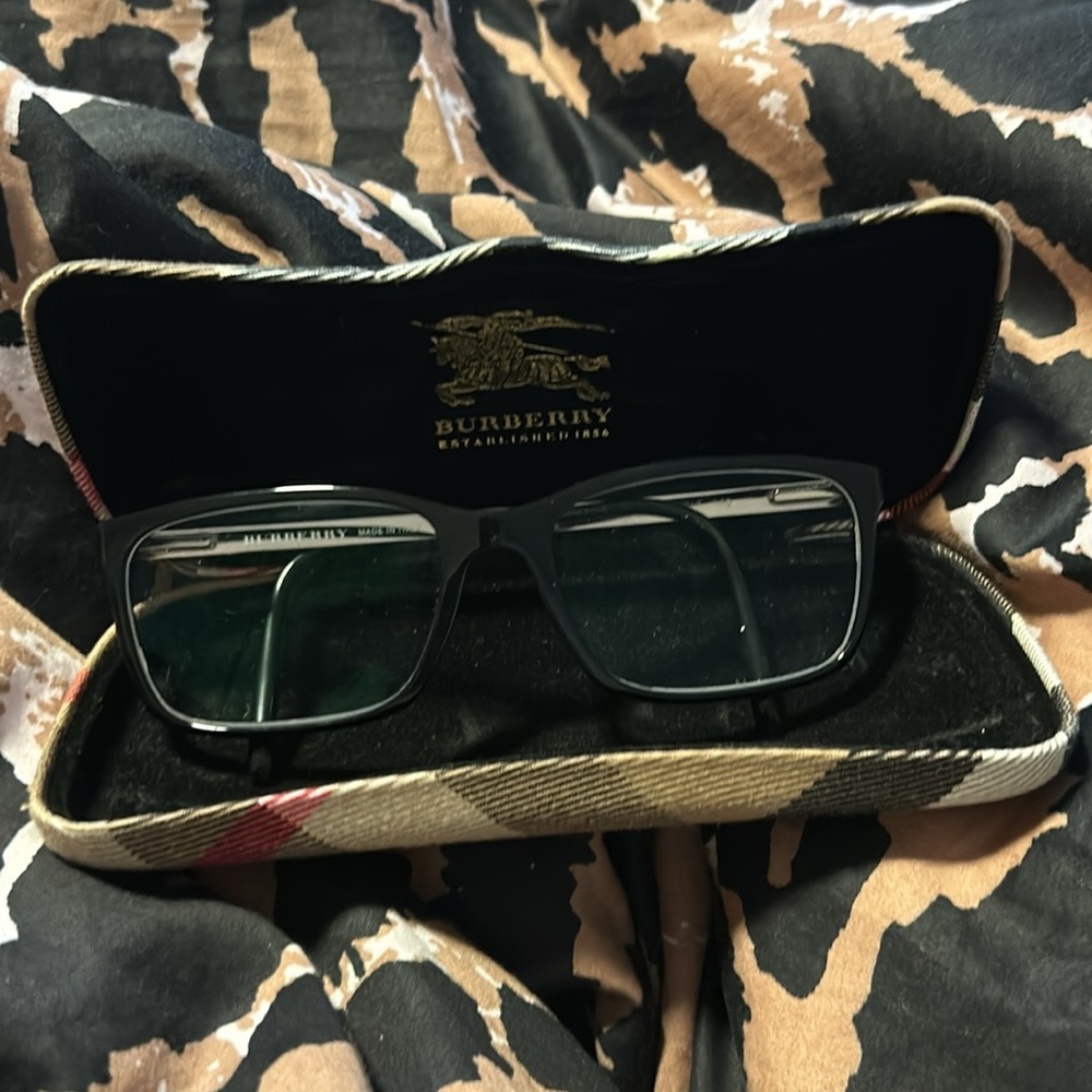 Burberry glasses frame - Picture 3 of 7